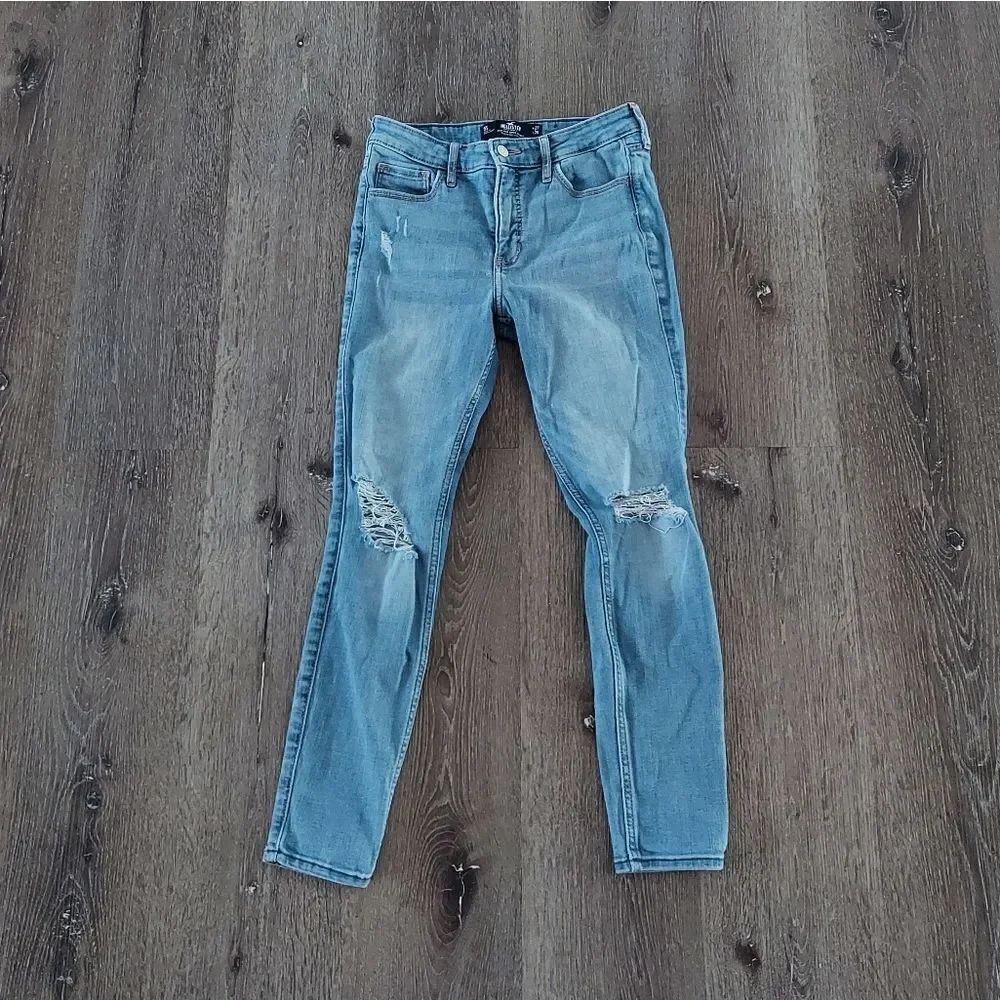 Hollister High-Rise Super Skinny Distressed Jeans Size 5